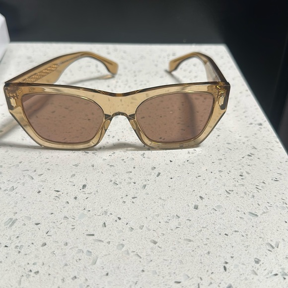 FENDI sunglasses - Picture 1 of 3